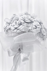 Obraz na płótnie Canvas Bridal bouquet of white roses