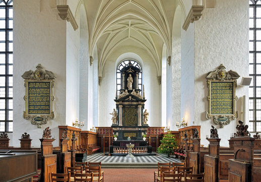 Chancel and altar of the Church of Holy Trinity (Heliga Trefaldighetskyrkan) in Kristianstad, Sweden