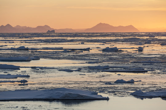 Midnight Sun - Sea Ice - Greenland