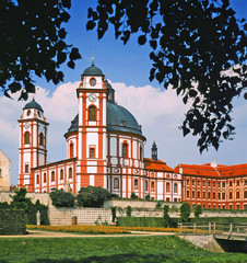 Obraz premium Jaromerice nad Rokytnou/ Jaromerice nad Rokytnou - baroque castle - Czech republic
