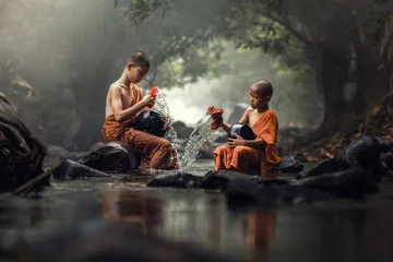 Crédence de cuisine en verre imprimé Bouddha Novice Monk in Thailand