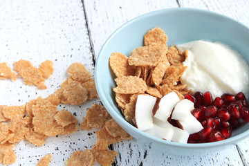 corn flakes with fresh fruits