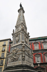 Napoli, l'obelisco di Piazza San Domenico