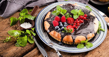 Obst Schoko kuchen mit minze