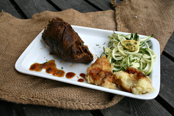 organisch lifestyle hipster roulade zucchini spaghettis kartoffelbrei gericht rustikal modern...