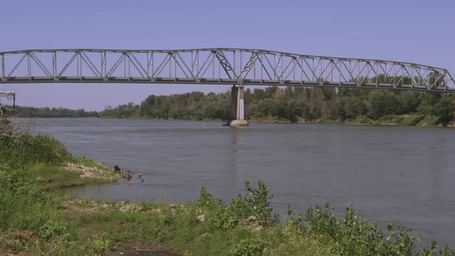 Static view of bridge over the Missouri River.