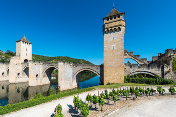 Fototapeta na wymiar Pont Valentre in Cahors, France.