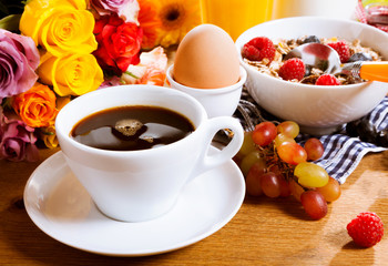 Obraz na płótnie Canvas Morning coffee served with a healthy breakfast