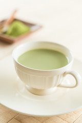 Fototapeta premium hot matcha latte