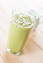 iced matcha latte