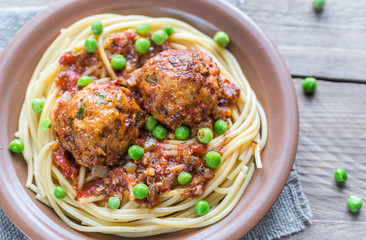 Turkey meatballs with pasta and fresh peas