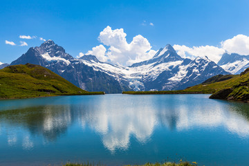 Fototapeta na wymiar Panorama view of Bachalpsee and the alps