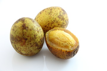  Spondias pinnata  fruit