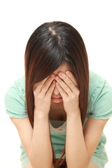 絶望する女性