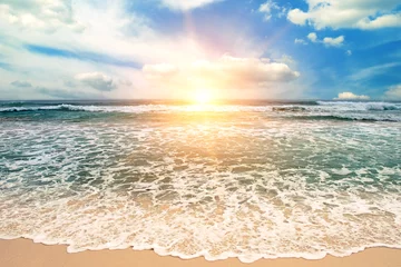 Foto auf Acrylglas Meer / Ozean Schöner Sonnenaufgang über dem Meer