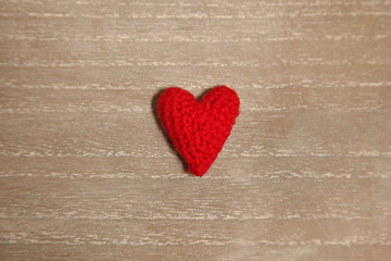 Obraz na płótnie Canvas knitted heart