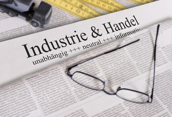Tageszeitung mit Überschrift Industrie & Handel