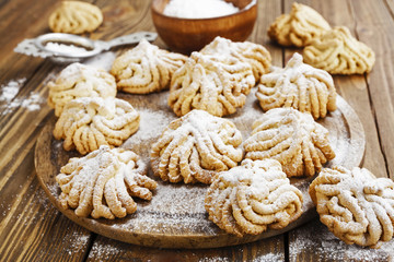 Shortbread with powdered sugar