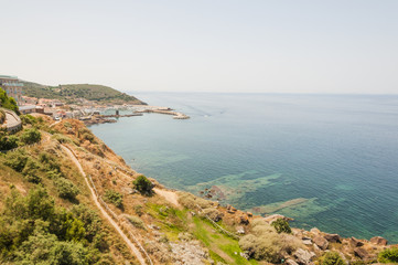 Castelsardo, Stadt, Hafen, Küste, Festung, Mittelmeer, Mittelmeerküste, Altstadthäuser, Aussichtsberg, Badeferien, Sommer, Insel, Sardinien, Italien
