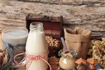 Soybean milk and soybean milk mix black sesame .