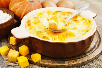 Casserole with cottage cheese and pumpkin