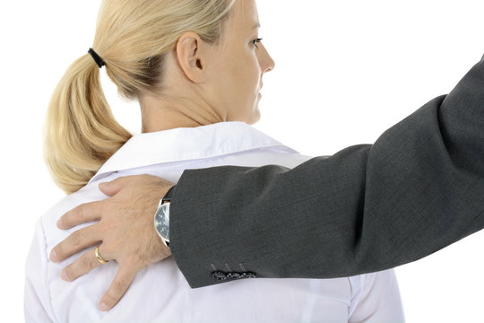 Sexuelle Bel&auml;stigung oder N&ouml;tigung durch Mann an Frau