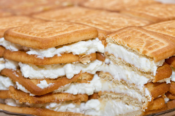 Cake out of biscuits and cottage cheese