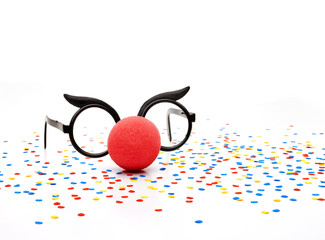 Konfetti mit Faschingsbrille