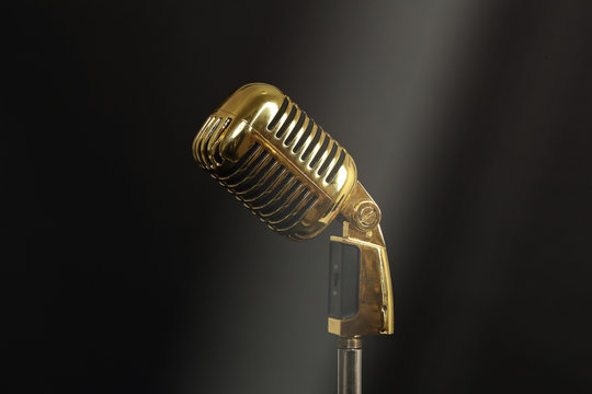 microphone rétro vintage doré