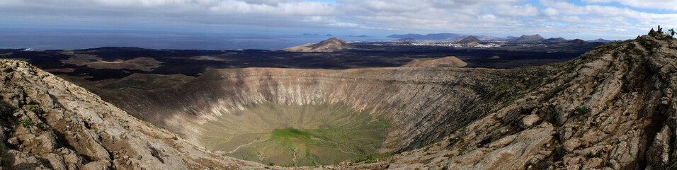 Panorama Lanzarote. Caldera Blanca © SanGero