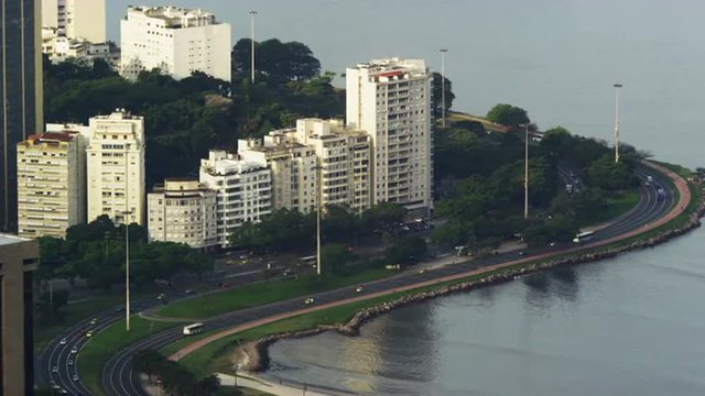 Static shot of traffic traveling on Avenida das Nacoes Unidas