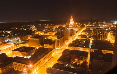 Rideaux tamisants Route 66 Night light looking to State Capital Building,Springfield Illinois