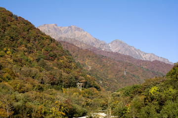 秋の谷川岳と紅葉