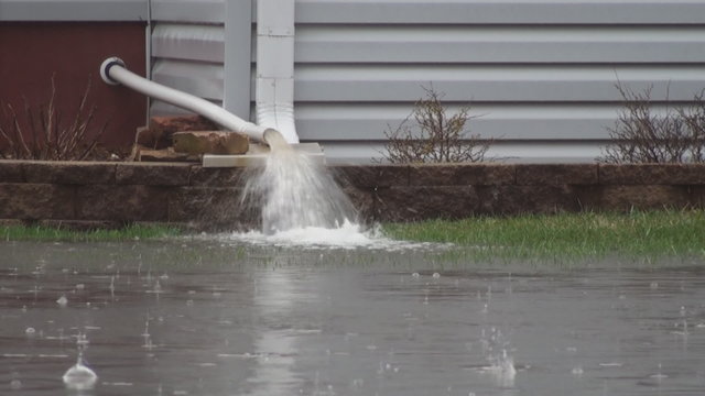 House owner fight with flood due to overflowing Des Plaines River after heavy rainfalls 2. At that time Flood stage in this area was 9.6ft, major flooding stage is 9.0ft.