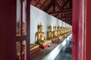 Fototapeta premium Buddha statue