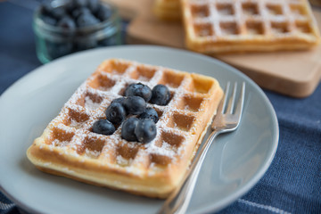 Belgische Waffeln mit frischen Beeren 