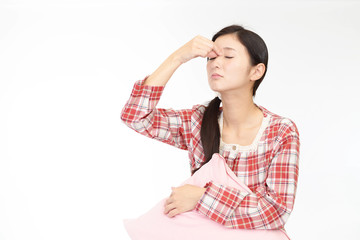 眼精疲労を訴える女性