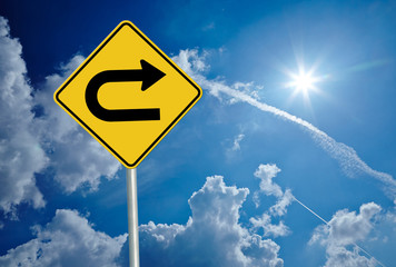 Energiewende 33 / Schild "U-Turn", Himmel und Sonne