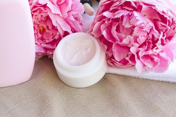 Peony extract face cream.