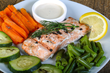 Baked salmon with vegetables