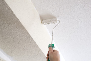 Decke streichen