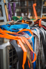 Spanngurte in einer Fabrik zum befestigen von Gegenständen