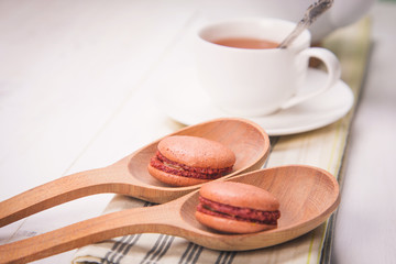 macaroons with tea