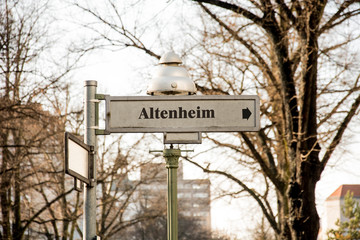 Strassenschild 59 - Altenheim