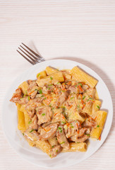 pasta rigatoni with meat and sauce