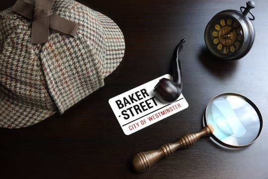 Sherlock Deerstalker Hat,  Clock, Magnifier And Smoking Pipe In