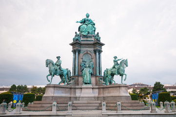Fototapeta na wymiar Maria Theresia monument in Vienna, Austria