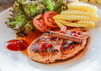 Chicken steak,Potato,Vegetable,Cinnamon.