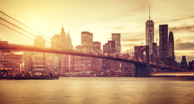 Fototapeta Retro stylizowany Manhattan o zachodzie słońca, Nowy Jork, USA.
