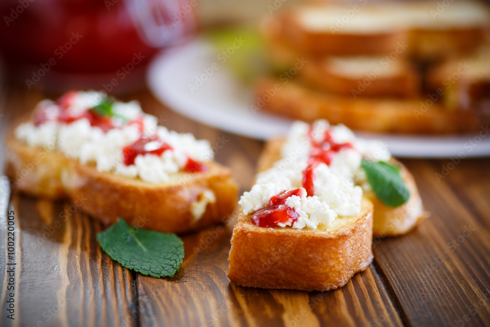 Sticker  fried in batter toast with cream cheese and jam